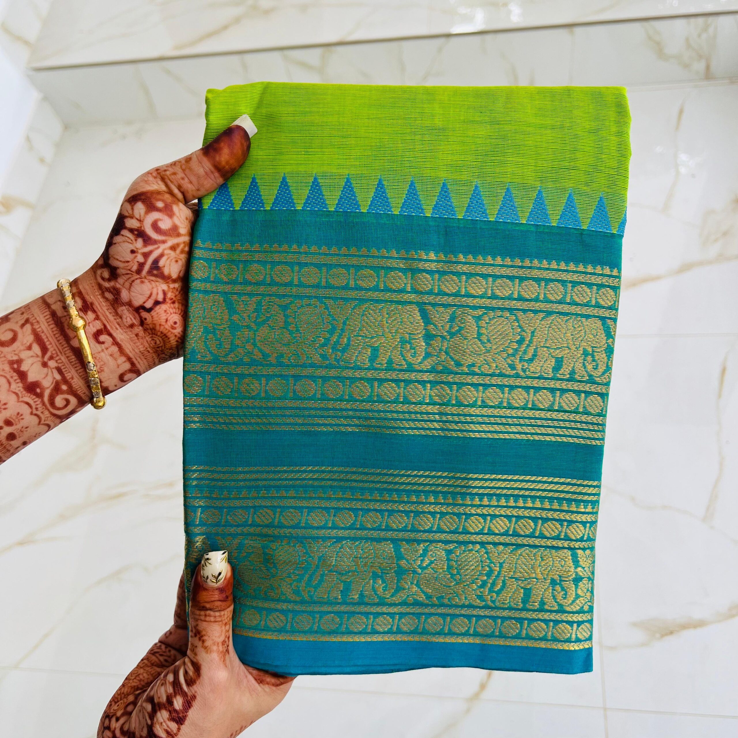 Handloom Pachapayar & Sea Green Kanchi Cotton Saree - Image 3